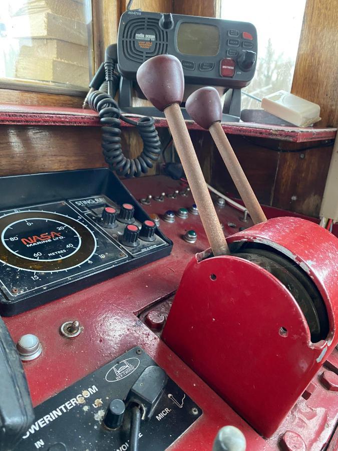 Peniche "Louise Michel" Sejournez Dans L'Appartement Du Capitaine, Offrez Vous Une Experience Inoubliable Au Fil De L'Eau Douai Buitenkant foto