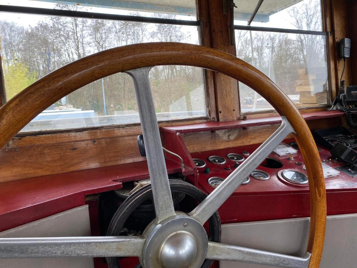 Peniche "Louise Michel" Sejournez Dans L'Appartement Du Capitaine, Offrez Vous Une Experience Inoubliable Au Fil De L'Eau Douai Buitenkant foto