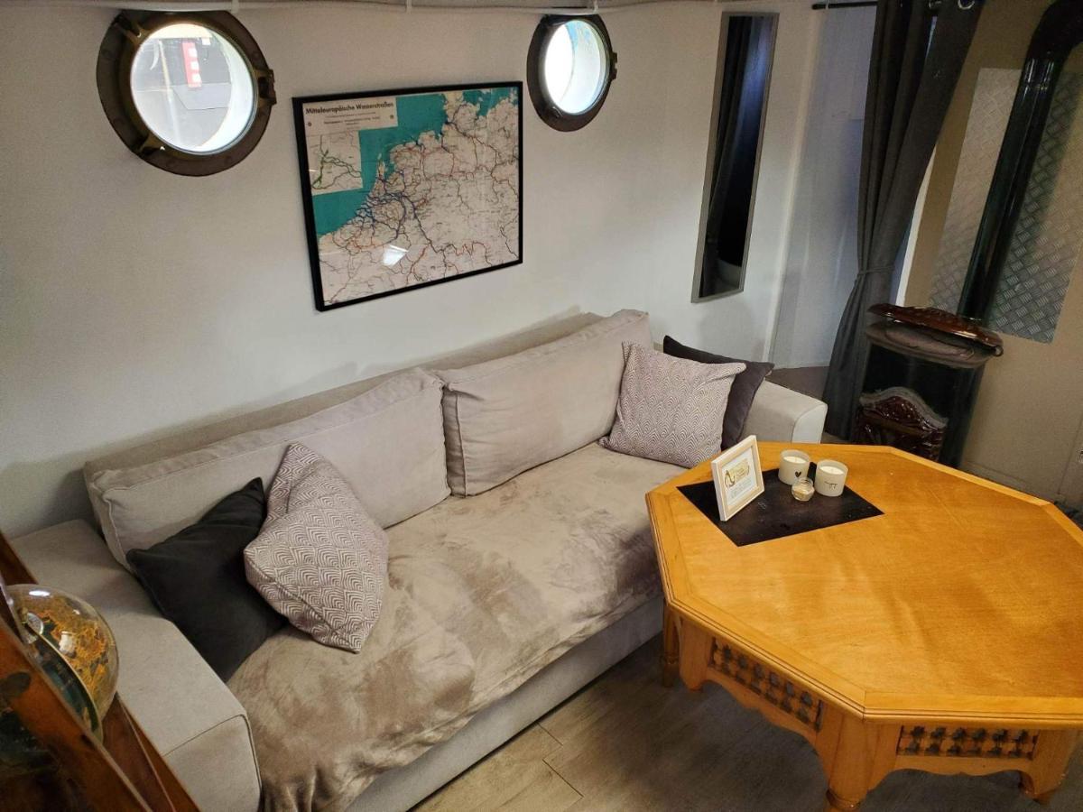 Peniche "Louise Michel" Sejournez Dans L'Appartement Du Capitaine, Offrez Vous Une Experience Inoubliable Au Fil De L'Eau Douai Buitenkant foto