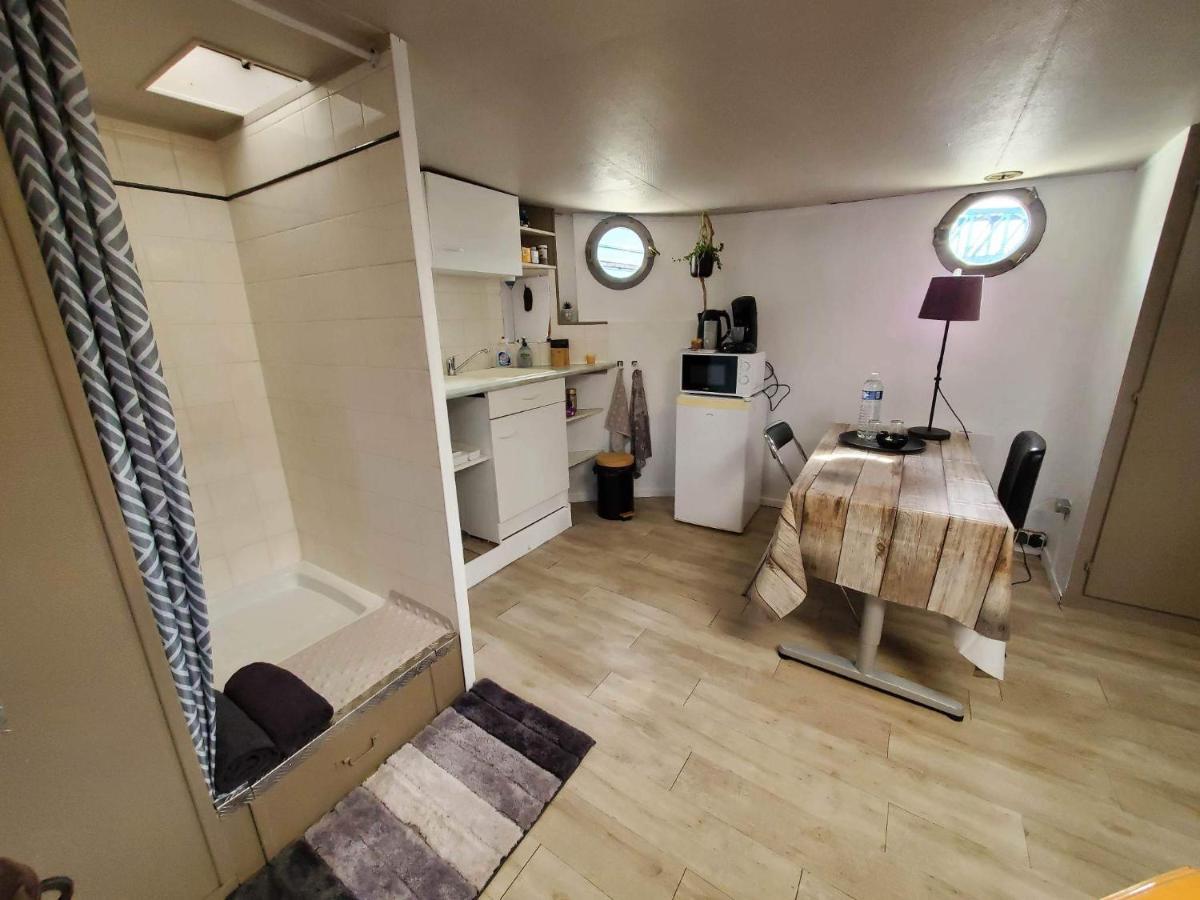 Peniche "Louise Michel" Sejournez Dans L'Appartement Du Capitaine, Offrez Vous Une Experience Inoubliable Au Fil De L'Eau Douai Buitenkant foto