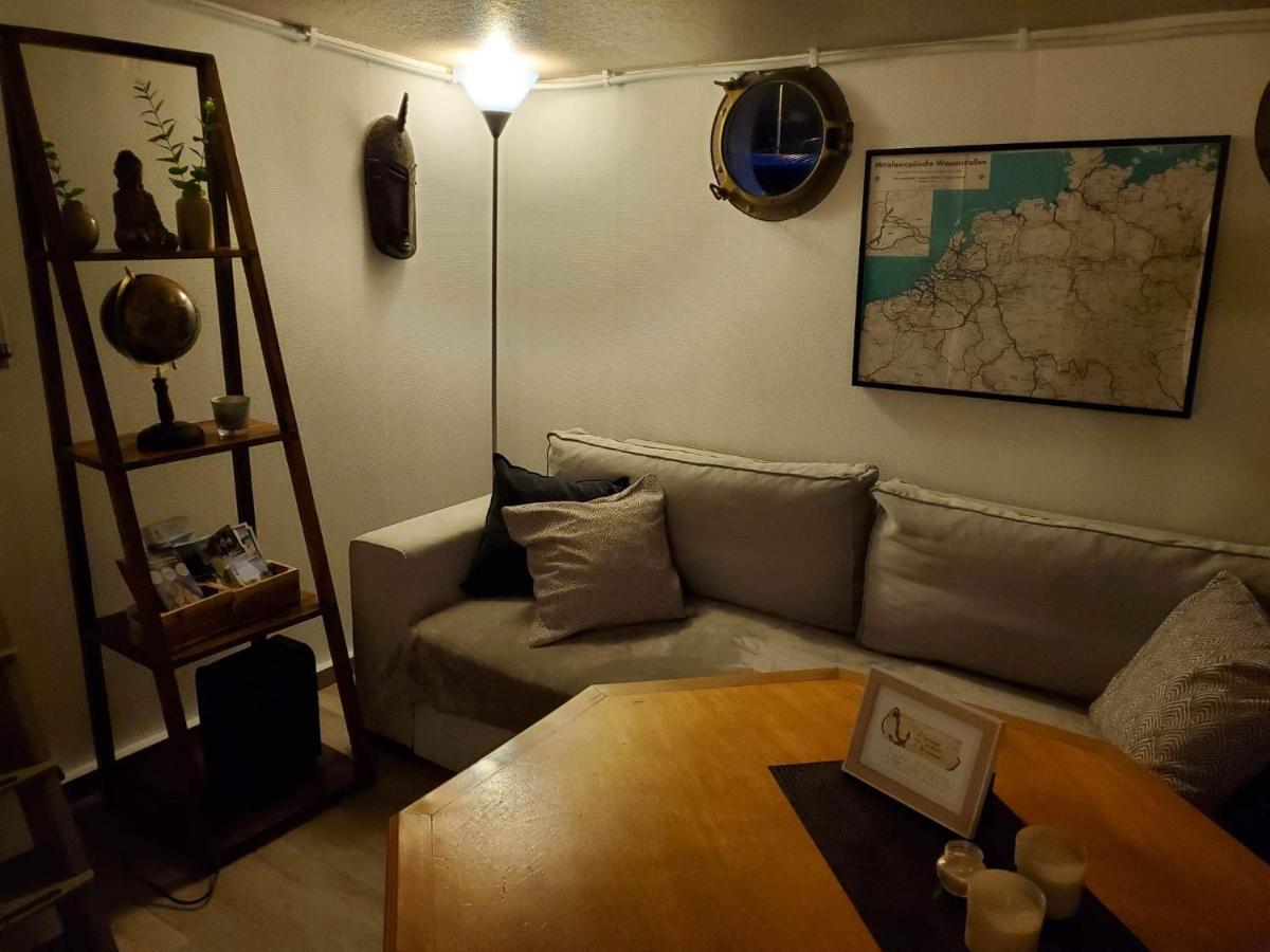 Peniche "Louise Michel" Sejournez Dans L'Appartement Du Capitaine, Offrez Vous Une Experience Inoubliable Au Fil De L'Eau Douai Buitenkant foto