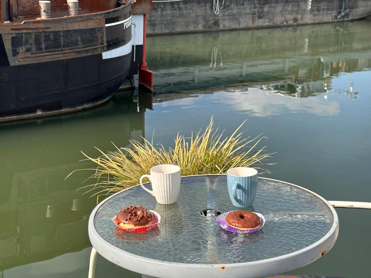 Peniche "Louise Michel" Sejournez Dans L'Appartement Du Capitaine, Offrez Vous Une Experience Inoubliable Au Fil De L'Eau Douai Buitenkant foto